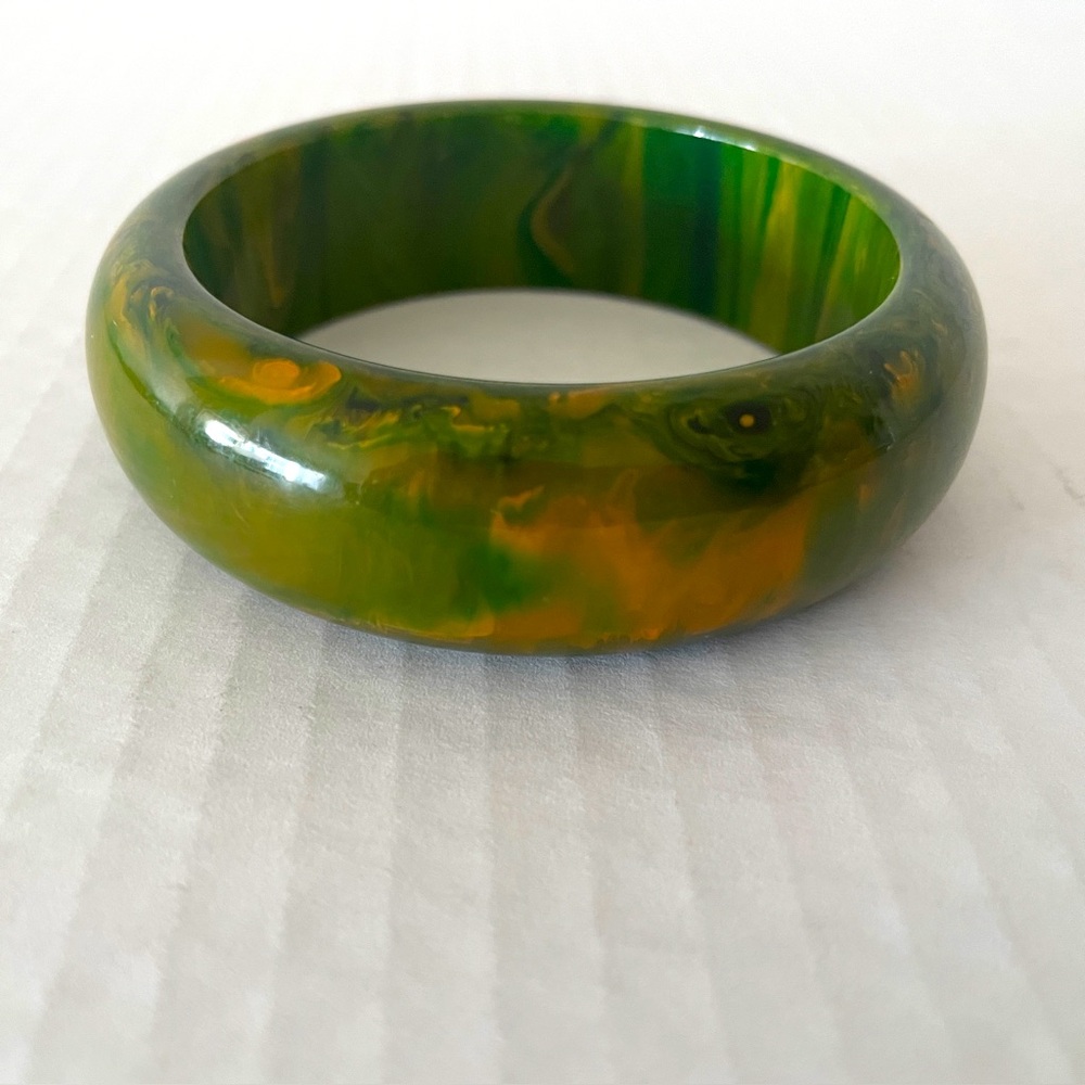 Vintage Bakelite Green Marbled Bangle Bracelet